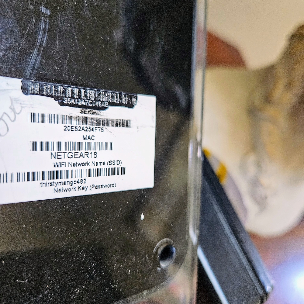 NETGEAR N900 Wireless Dual Band Gigabit Router, Model: R4500 - Picture 4 of 6